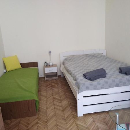 Adrienn Apartment Budapest Exterior foto