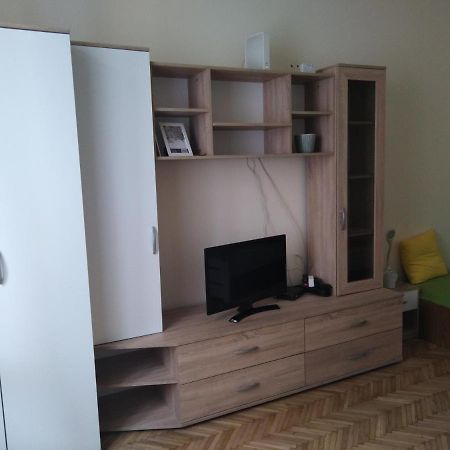 Adrienn Apartment Budapest Exterior foto